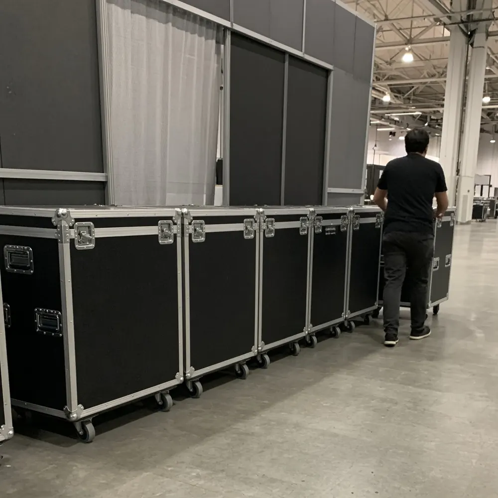 Rolling road cases